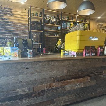Beachcomber Coffee Company - Counter - Coffee & Tea Near Me - Gibsons, British Columbia