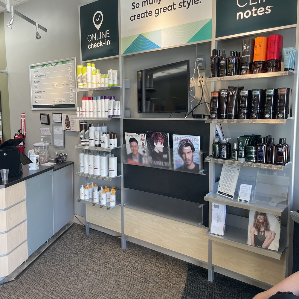 Great Clips - Clean lobby - Hair Salons Near Me - Simi Valley, California