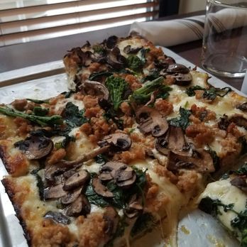 Avenue Kitchen + Bar - Pizza! - Beer Bar Near Me - Somerville, Massachusetts Avenue Kitchen + Bar - Pizza! - Beer Bar Near Me - Somerville, Massachusetts