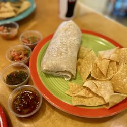 Dos Coyotes - Paella Burrito