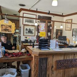 Driftwood Resort - The office inside the Driftwood Inn and Joe behind the counter. He's really taller :)