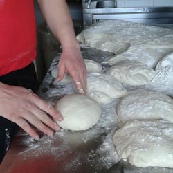 New York Style Pizza - IMPASTO