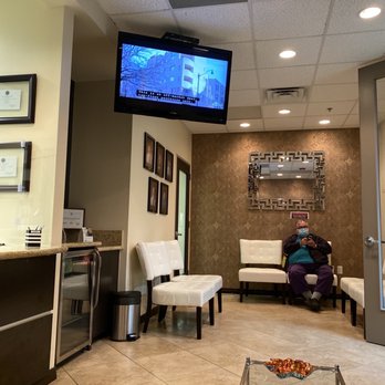 Gulf Coast Endodontics - Waiting area - clean and neat. - Endodontists Near Me - Pasadena, Texas