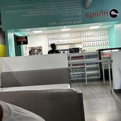 Nhinja Sushi & Wok - Inside