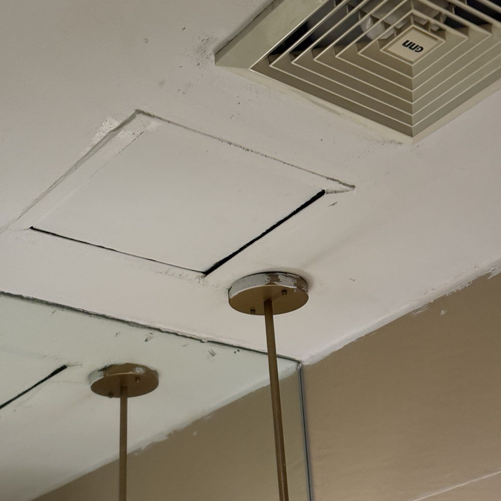 Summit Ridge Hotel - dirty exhaust fan - Rest Stops Near Me - Tagaytay, CAV