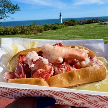 Bite Into Maine - Connecticut lobster roll - Seafood Near Me - Cape Elizabeth, Maine