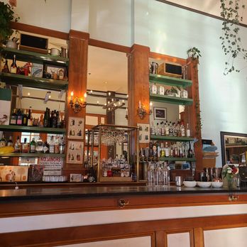 Broder Øst - The gorgeous bar - Breakfast & Brunch Near Me - Hood River, Oregon