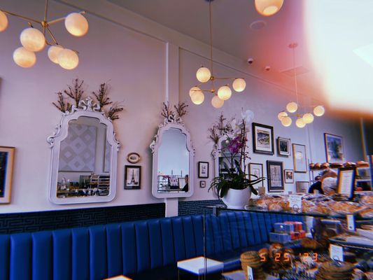 Crème Bakery by null