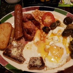 Frankie & Benny's - A £6.95 breakfast well worth the money with free refills on my tea decaffeinated as well for £1.95