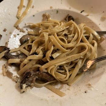 Mambo Italiano Cafe - Fettuccine Portabella - Italian Near Me - Bellingham, Washington