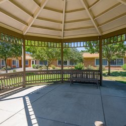 Avamere Rehabilitation of Oregon City - Courtyard Gazebo
