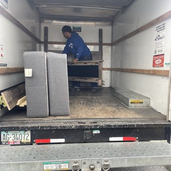 Wilson's Moving and Hauling - Packing a customer 1 bd - Movers Near Me Wilson's Moving and Hauling - Packing a customer 1 bd - Movers Near Me
