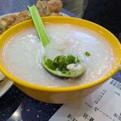 忠記粥品 - @endoedibles on Instagram 12/30/24
Century Egg and Shedded Pork Congee