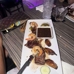 CocoCabana Bar & Grill - Steak with shrimp