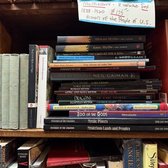 Ravenswood Used Books - Used Bookstore Near Me - Chicago, Illinois Ravenswood Used Books - Used Bookstore Near Me - Chicago, Illinois