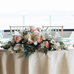 Candlelight Florist - Bride and groom table