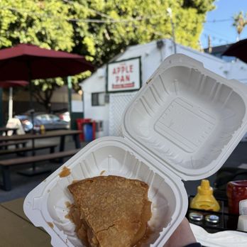 The Apple Pan - Apple pie - just okay - Burgers Near Me - Los Angeles, California The Apple Pan - Apple pie - just okay - Burgers Near Me - Los Angeles, California