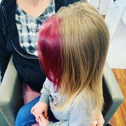 Ooh La La Beauty Bar - Pink streak