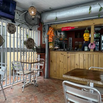 Yo Soy Centro Americano - the interior of a restaurant - Salvadoran Near Me - Miami, Florida