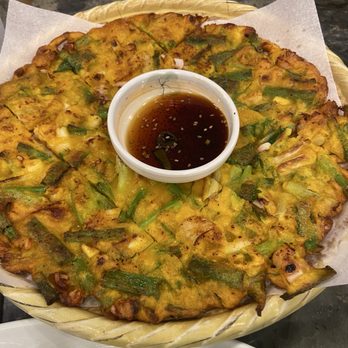 Million Restaurant - Kapiolani - Seafood pancake (very good) - Korean Near Me - Honolulu, Hawaii Million Restaurant - Kapiolani - Seafood pancake (very good) - Korean Near Me - Honolulu, Hawaii