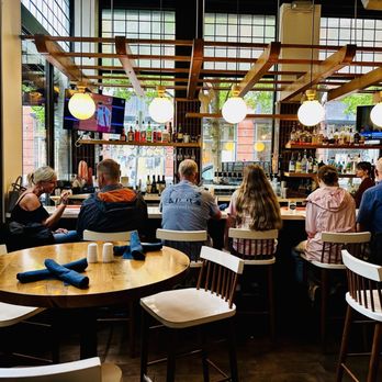 Tupelo Honey - Bar area. - American Near Me - Knoxville, Tennessee Tupelo Honey - Bar area. - American Near Me - Knoxville, Tennessee