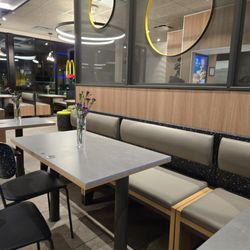 McDonald’s - Lobby open until midnight