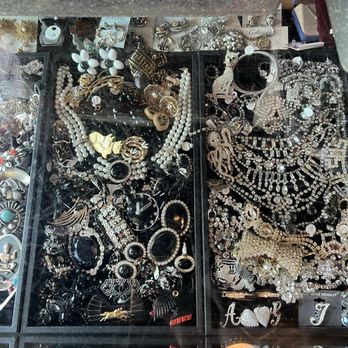 Meow - Used, Vintage & Consignment Near Me - Long Beach, California
