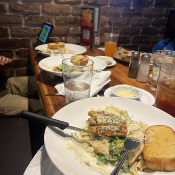 Cheddar's Scratch Kitchen - Grilled Chicken Alfredo - American Near Me - Pasadena, Texas
