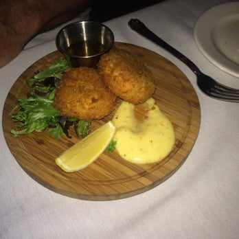 The Maple Leaf - Crab Cakes - Canadian (New) Near Me - Banff, Alberta