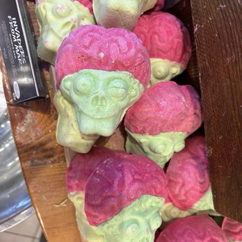 Lush Fresh Handmade Cosmetics - Cosmetics & Beauty Supply Near Me - Las Vegas, Nevada Lush Fresh Handmade Cosmetics - Cosmetics & Beauty Supply Near Me - Las Vegas, Nevada
