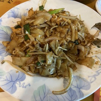 Chinatown Restaurant - Chicken chow fun - Chinese Near Me - Naples, Florida Chinatown Restaurant - Chicken chow fun - Chinese Near Me - Naples, Florida