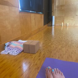 The Little Yoga Studio - Set up for class