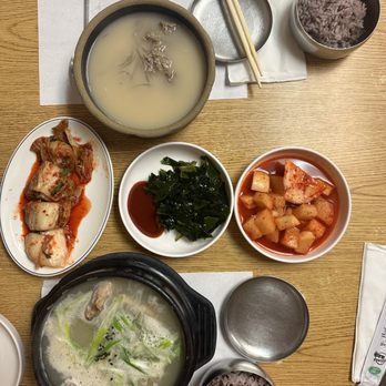 Jang Mo Jip - Chicken ginseng soup and Sul lung Seolleong Tang - Korean Near Me - Buena Park, California Jang Mo Jip - Chicken ginseng soup and Sul lung Seolleong Tang - Korean Near Me - Buena Park, California