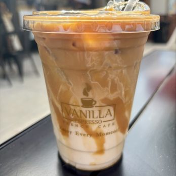 Vanilla Espresso French Café - Caramel iced coffee - Breakfast & Brunch Near Me - Miami Lakes, Florida