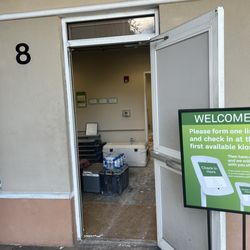 Quest Diagnostics - It's closed indefinitely. Apparently they're refurbishing! Don't lose your time coming here. Very disappointed!