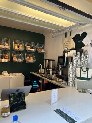 Leon’s Bagels by null