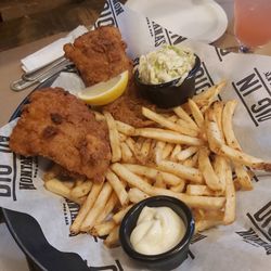 Montana's - Fish & Chips