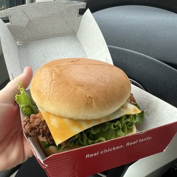 Chick-fil-A - Chick-fil-A Chick-fil-A Deluxe Sandwich with Colby Jack - Fast Food Near Me - Hampton, Virginia Chick-fil-A - Chick-fil-A Chick-fil-A Deluxe Sandwich with Colby Jack - Fast Food Near Me - Hampton, Virginia