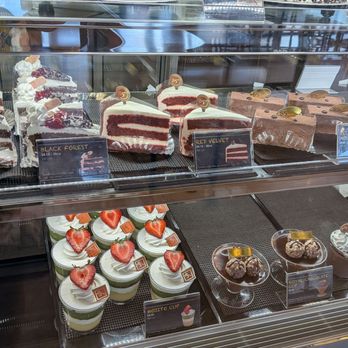 85°C Bakery Cafe-Niles - Bakeries Near Me - Niles, Illinois