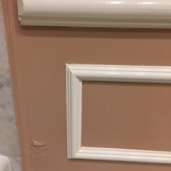 Spindrift Inn - Sloppy paint job and peeling paint - Hotels Near Me - Monterey, California