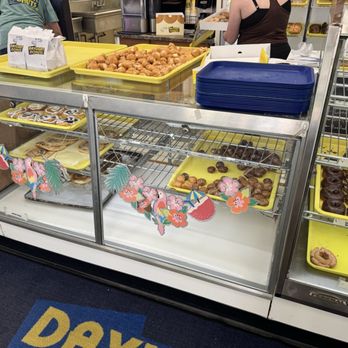 Daylight Donut - Donut case - Donuts Near Me - Kearney, Nebraska