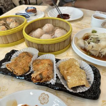 Jade Xiang Yue - Siu Mai, Shrimp Dumpling (Har Gow), Deep Fried Bean Curd Roll w/ Shrimp, Poached Beef Tripe - Chinese Near Me - Cupertino, California Jade Xiang Yue - Siu Mai, Shrimp Dumpling (Har Gow), Deep Fried Bean Curd Roll w/ Shrimp, Poached Beef Tripe - Chinese Near Me - Cupertino, California