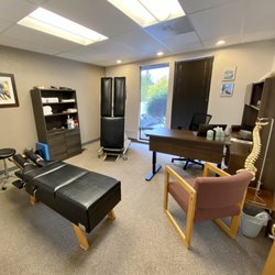 Bothell Chiropractic Clinic - Dr. Donald Warren uses a variety of chiropractic techniques- manual adjustments, activator, vibration, Graston, exercises.