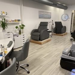 Mingle Nail Lounge