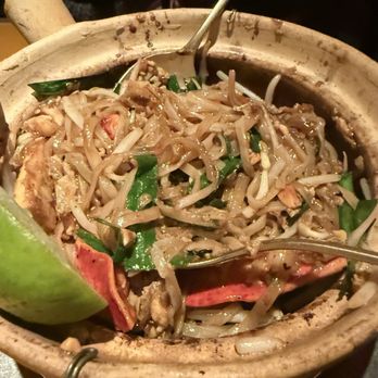 Crying Tiger - Clay Pot Lobster Pad Thai - incredible - Thai Near Me - Chicago, Illinois