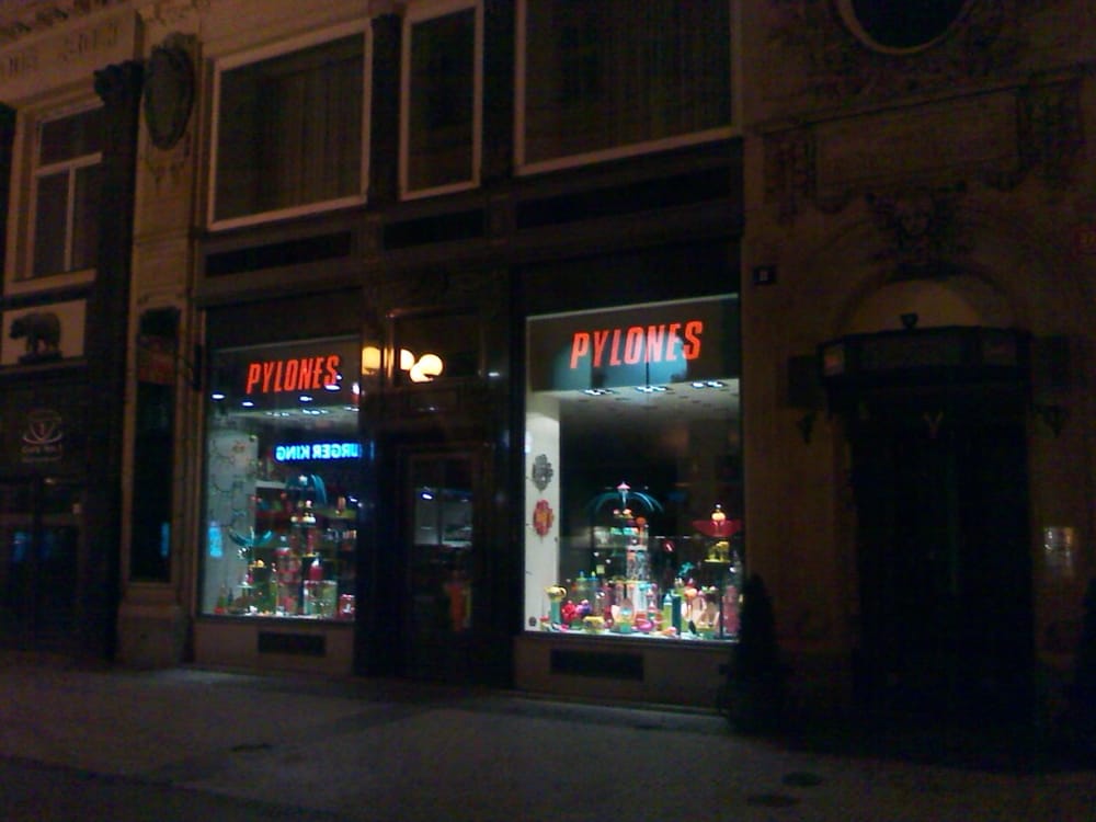 PYLONES Updated September 2024 10 Reviews 28. října 376/11, Praha