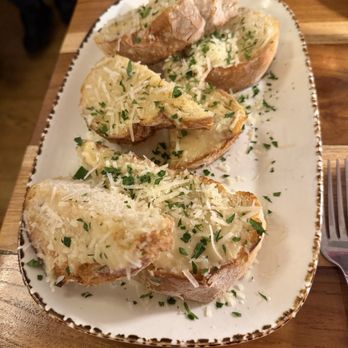 Molo - Garlic bread - Italian Near Me - Newport Beach, California