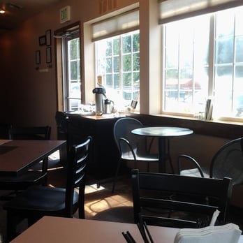 Maple Street Bistro - Clean and inviting.  Bright windows.  Maple Street Bistro - Breakfast & Brunch Near Me - Spokane, Washington