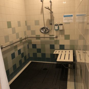 Goleta Valley Athletic Club - Shower room - Sports Clubs Near Me - Goleta, California