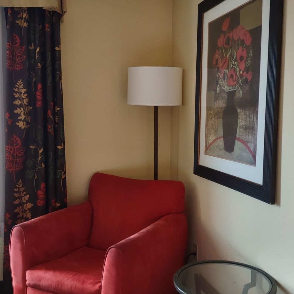 Hilton Garden Inn Kankakee - Chair and side table in 2 Double bed room - Hotels Near Me - Kankakee, Illinois Hilton Garden Inn Kankakee - Chair and side table in 2 Double bed room - Hotels Near Me - Kankakee, Illinois